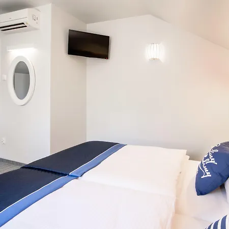 بيت للعطل Enklawa *